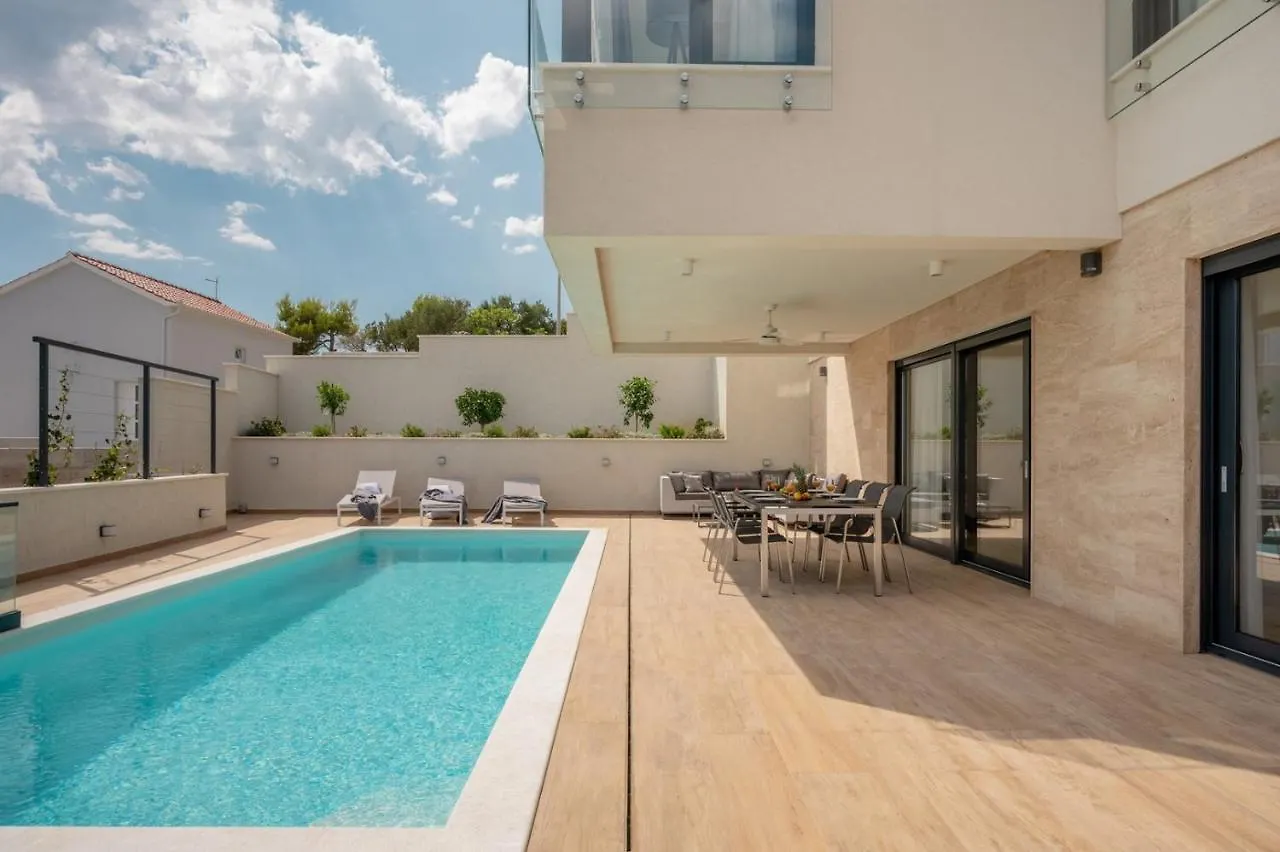 New Villa Astera -Heated Pool, 4 Bedrooms, And Sea Views Seget Vranjica 0*,