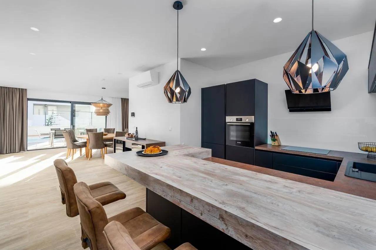 New Villa Astera -Heated Pool, 4 Bedrooms, And Sea Views Seget Vranjica